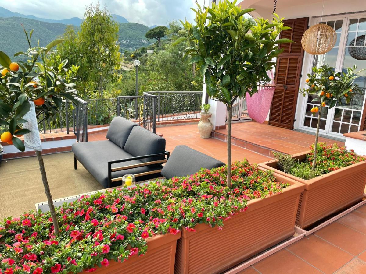 Sotto Le Stelle ...Il Mare Hotel Pietra Ligure Exterior photo